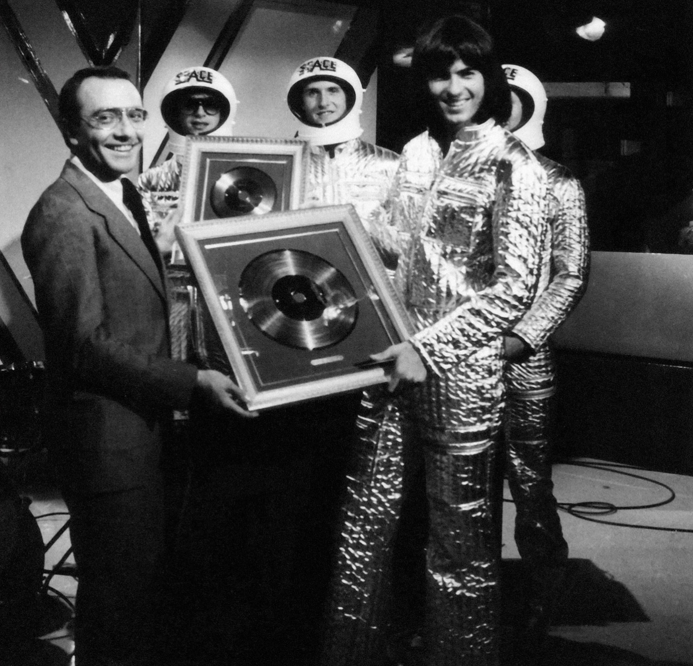 Space et Yves Mourousi